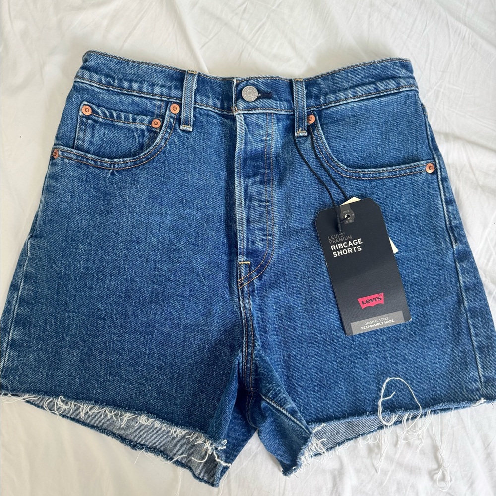 NWT Levi's Ribcage Shorts